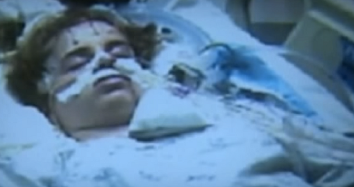 Врачи погрузили Джину в состояние искусственной комы и ввели комбинацию противовирусных препаратов из рибавирина и амантадина (родственный римантадину). Через 7 дней Джина вышла из комы, через 31 день в её организме отсутствовали вирусы бешенства. В январе 2005 г. пациентку выписали из больницы, к ноябрю того же года она уже могла самостоятельно передвигаться и вернулась в школу. Это был первый подтверждённый случай излечения от бешенства. 