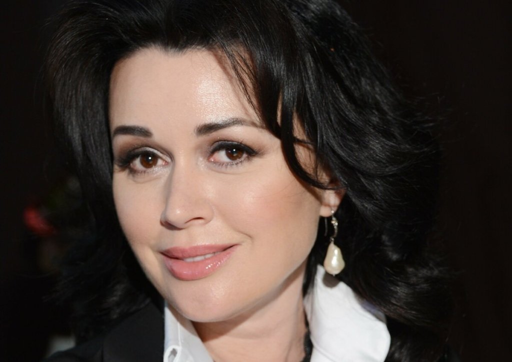 Анастасия Заворотнюк