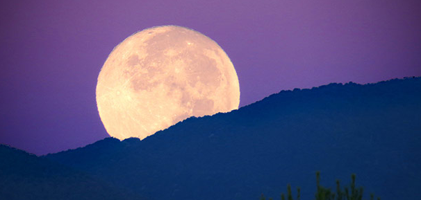 Мешает ли полнолуние людям спать ночью?