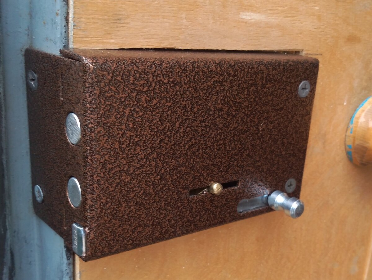 Авторское фото - Накладной замок