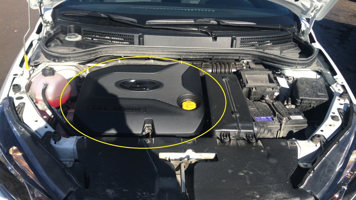 Крышка двигателя Весты