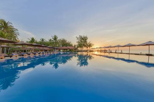 Бассейн отеля Seahorse Resort & Spa, 4 звезды