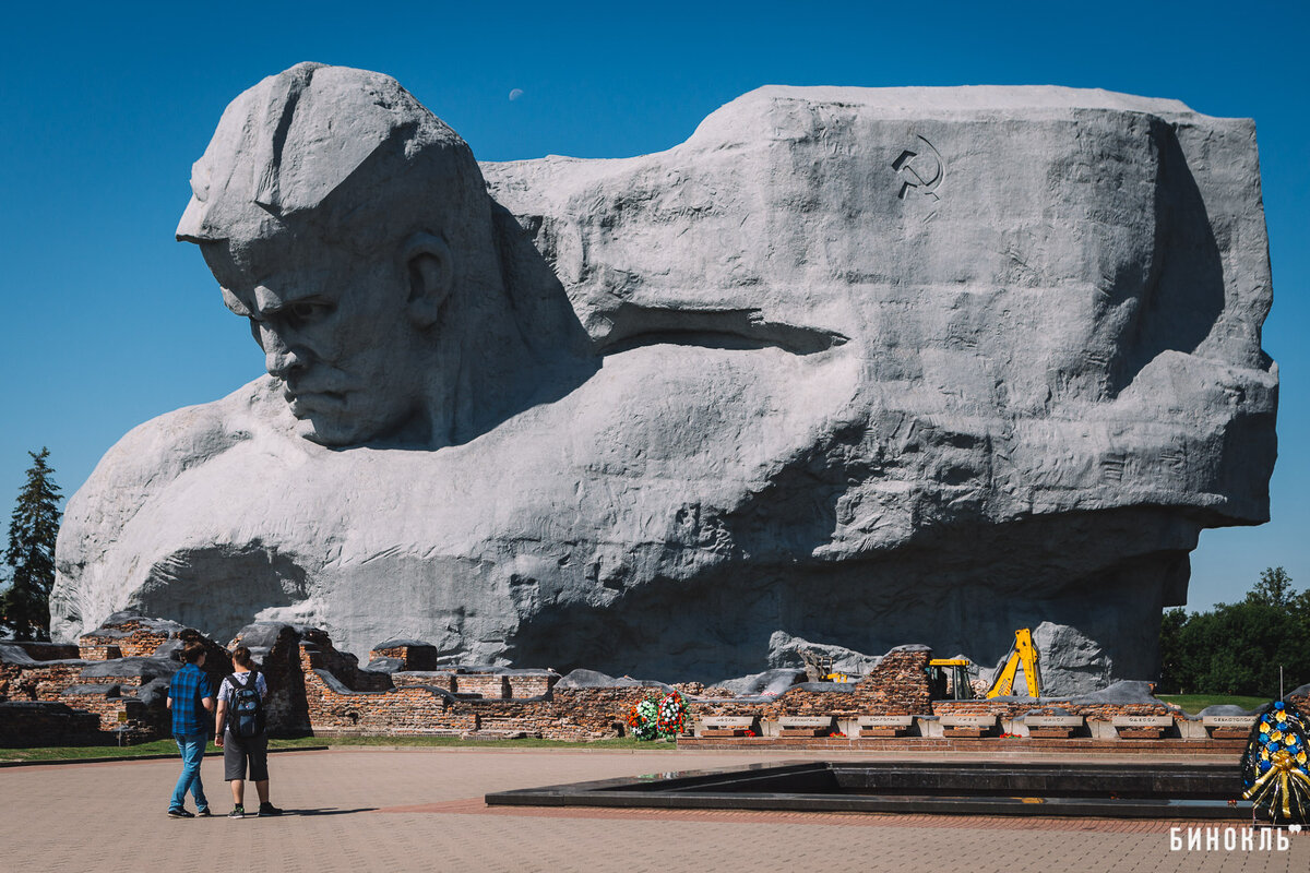 Мемориал Брестская крепость герой скульптор