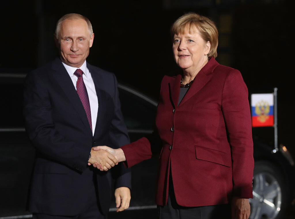 Меркель встречает ПутинаФото: Getty images