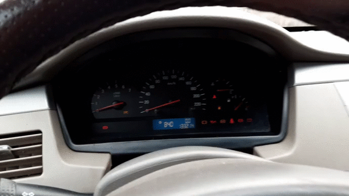 поворачиваю ключ и ничего не происходит