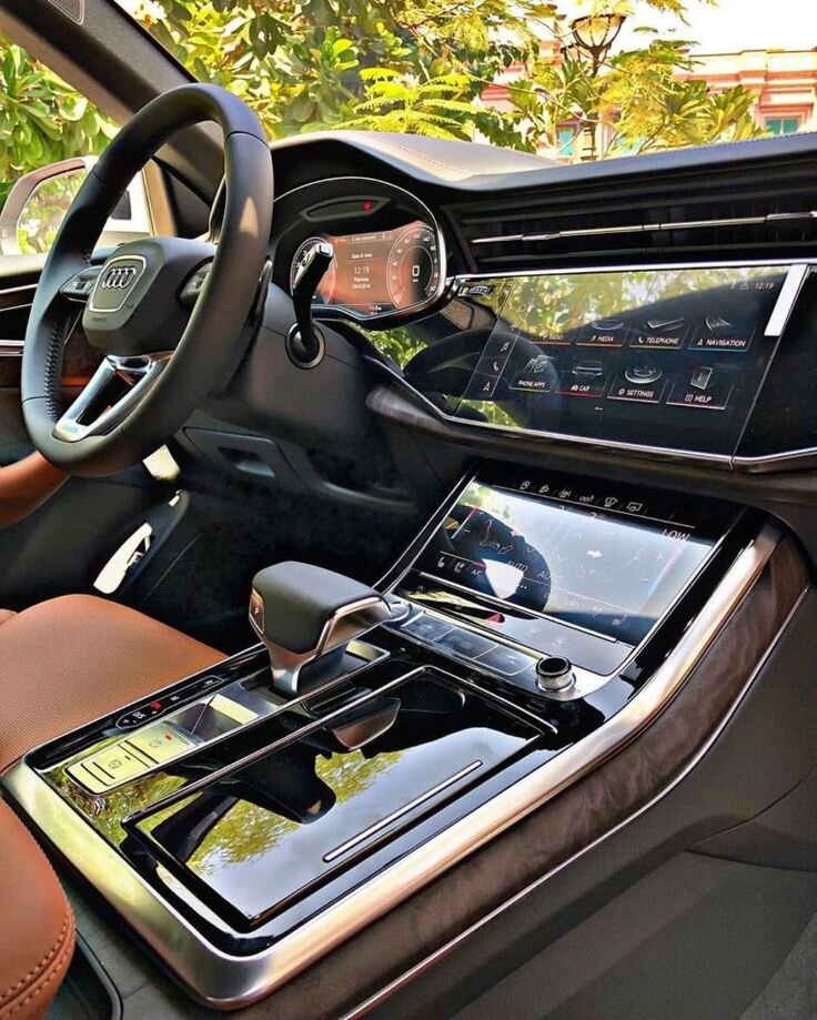Салон Audi Q8