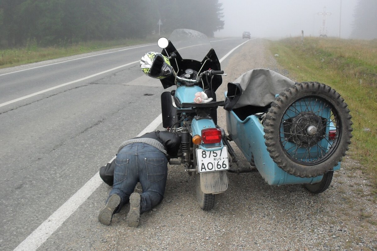 Это мой друг контролирует смазывание дорожного полотна в пределах допустимого ГОСТа (я так думаю)