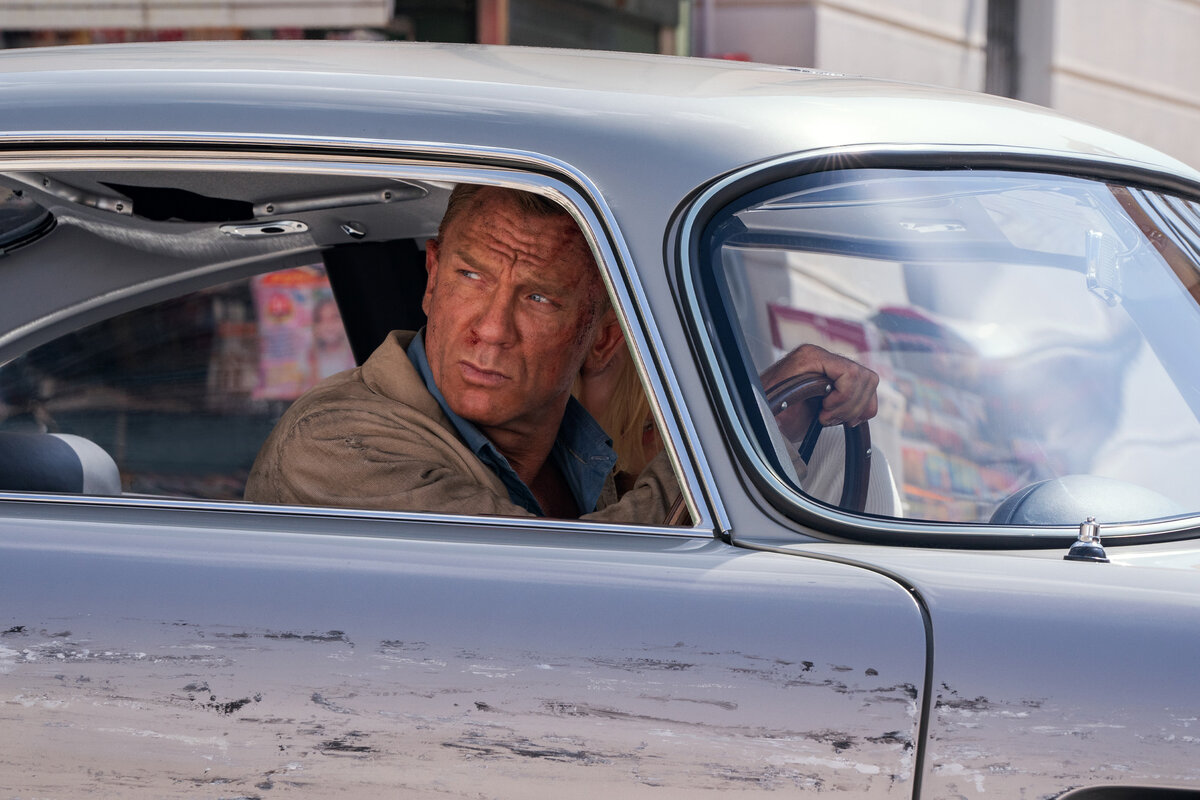 Кадр из фильма «Не время умирать»