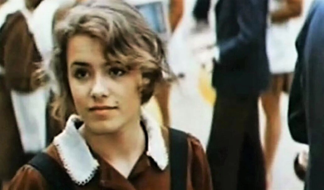 Елена Цыплакова в фильме «Школьный вальс» (1978).