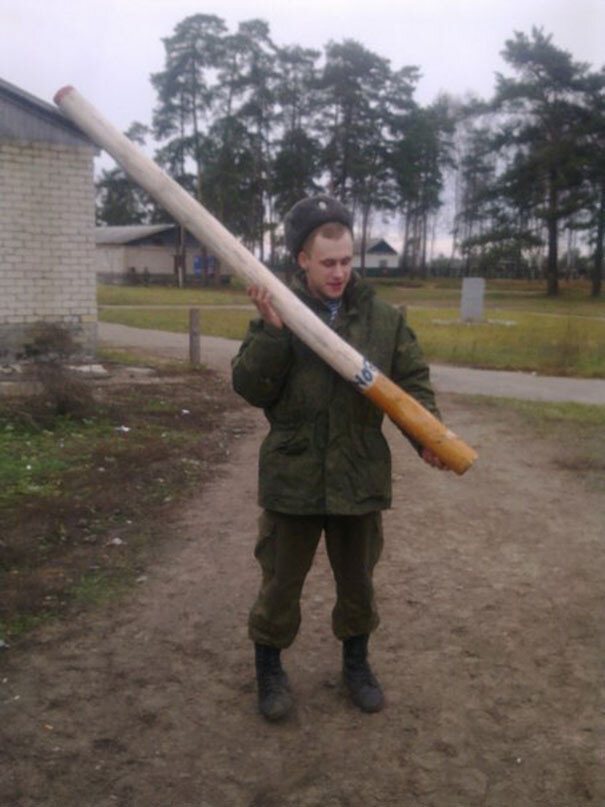Источник: https://pikabu.ru/story/vot_pochemu_v_armii_vse_stroynyie_4258636