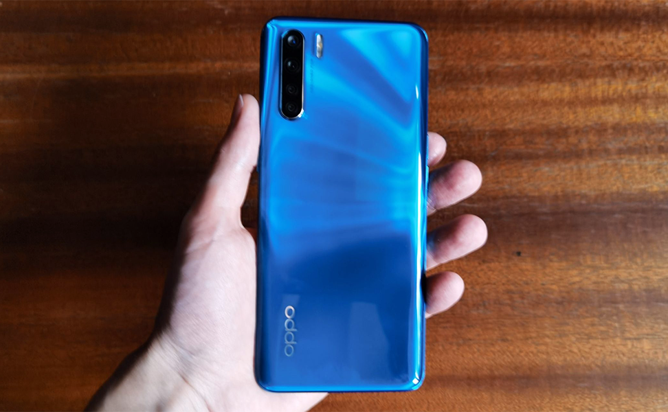 NFC, экран Amoled, память 8/128 Гб, 4 камеры и подэкранный сканер — модно и бюджетно. Минус 11 000 руб в «М.Видео»?0