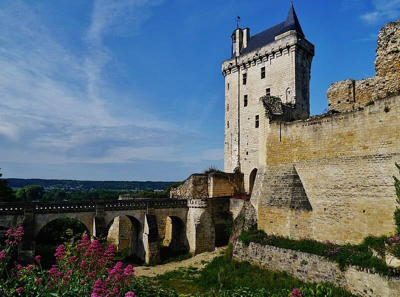 Королевский замок в Шиноне. Фото из открытых источников