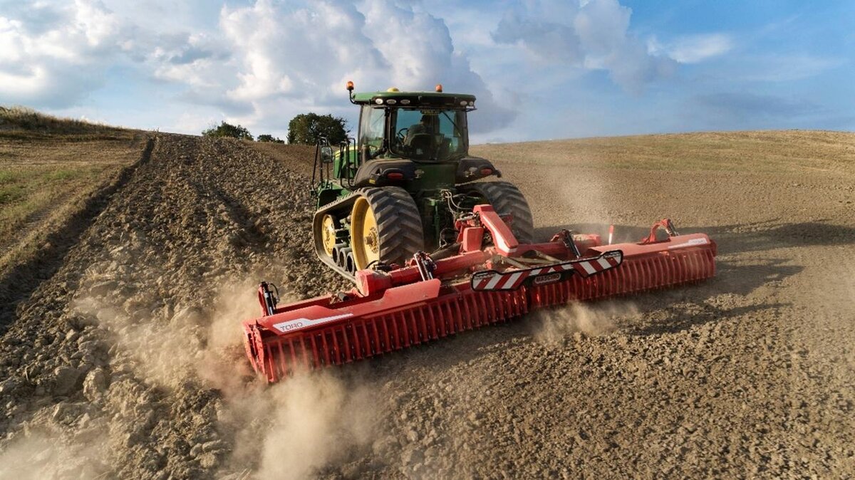 Ротационная борона Maschio Gaspardo Toro c ISOBUS в работе 