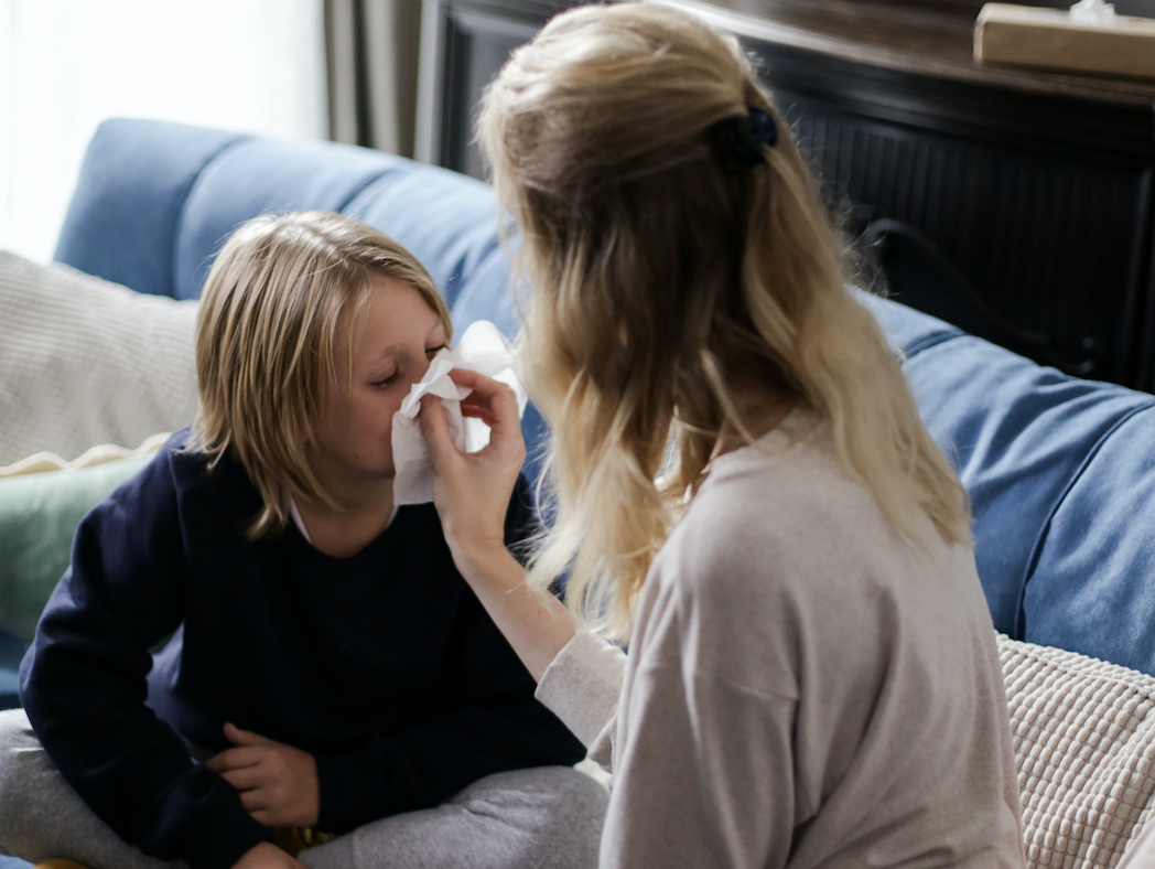 Можно ходить в школу с насморком. Острое респираторное заболевание симптомы. Насморк фото. Можно ходить в школу с насморком. Можно ходить в школу с насморком.