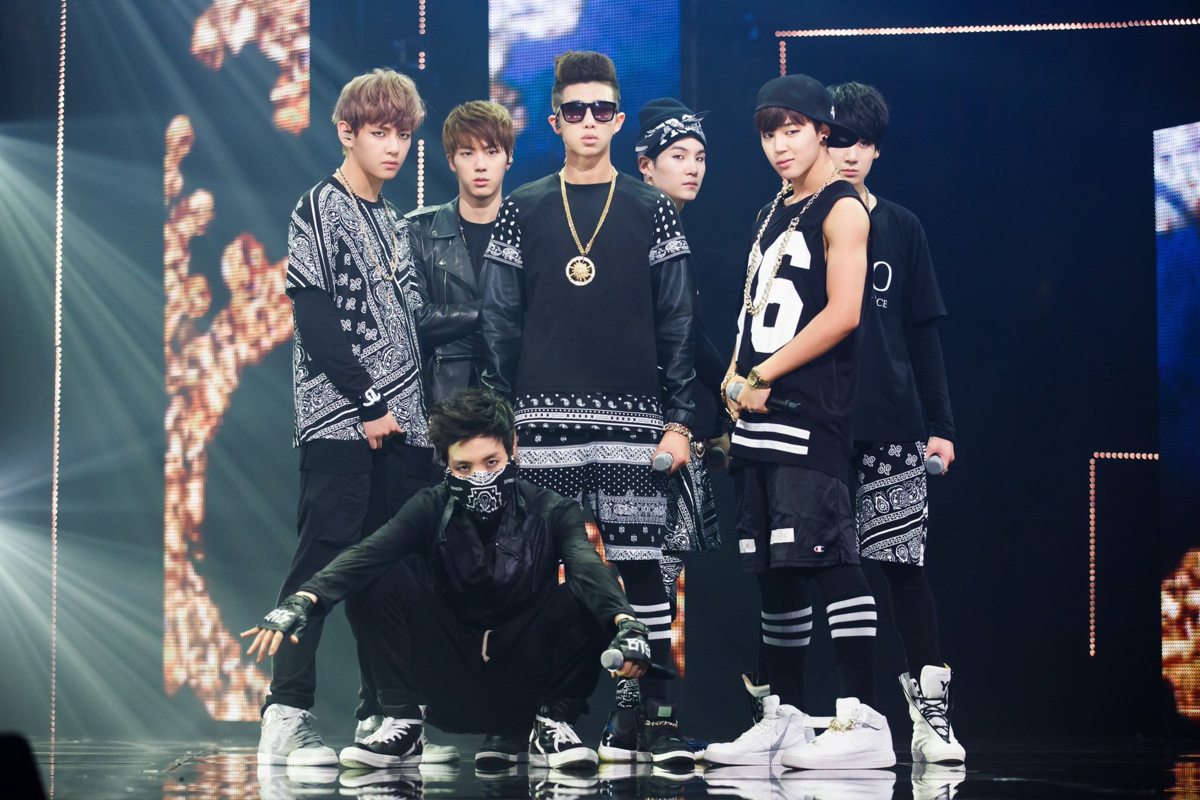 Группа БТС дебют. BTS 2013. BTS 2013 год дебют. BTS группа в 2013 году.
