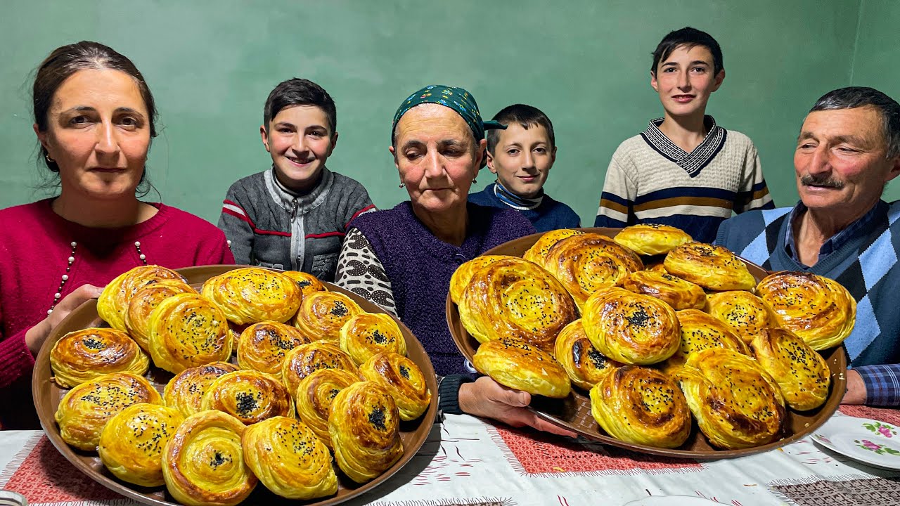 Гогал блюдо азербайджанской кухни. Азербайджанская кухня в деревне жизнь. Сладкая деревушка Азербайджан.