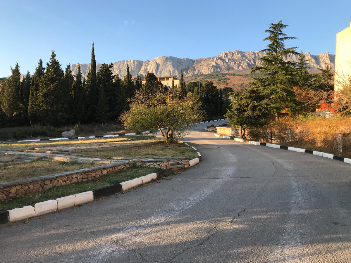 Виды на горную стену ЮБК