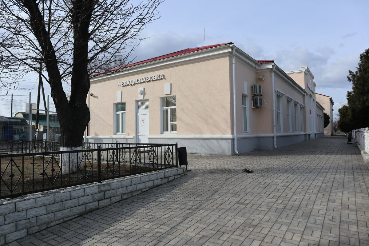 Жизнь в поезде. Тур по Крыму под стук колёс с "Гранд-экспрессом"