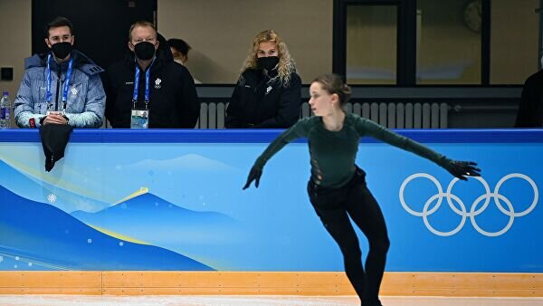    Тренеры Даниил Глейхенгауз, Этери Тутберидзе, Сергей Дудаков и российская фигуристка Камила Валиева © РИА Новости / Алексей Филиппов