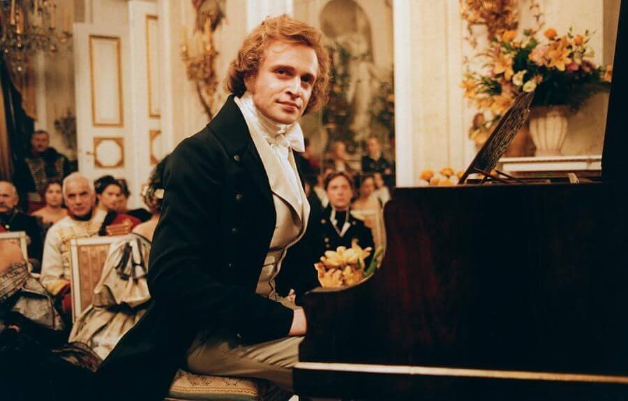 шопен портрет композитора. шопен вальс дождя. фредерик шопен лучшее. Waltz in a minor op. лучшие композиции шопена.