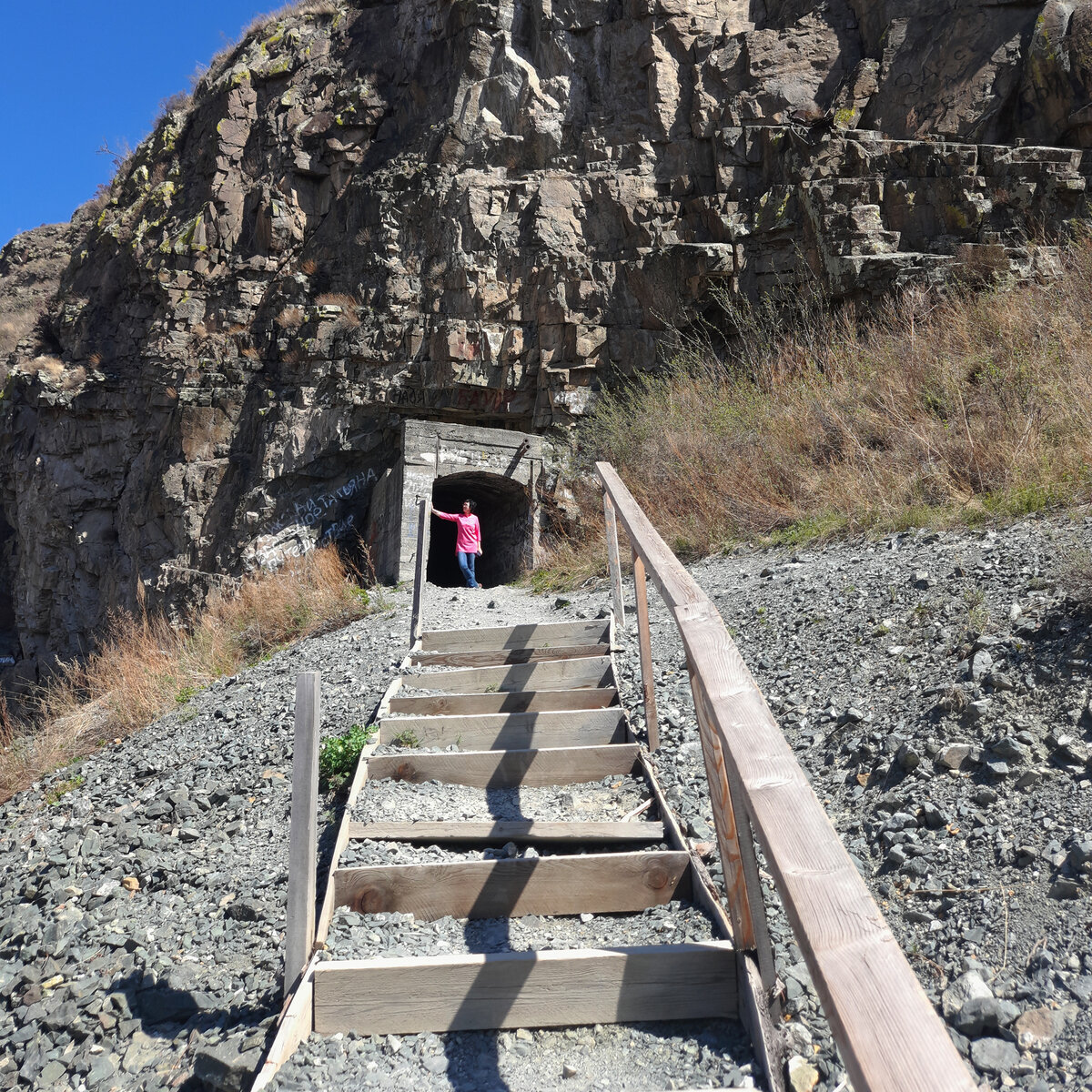 Листайте карусель!