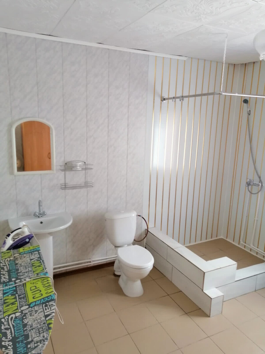 Шторку уже купила, но ещё не повесила, это вопрос 5 минут, скоро покажу фото со шторкой. 