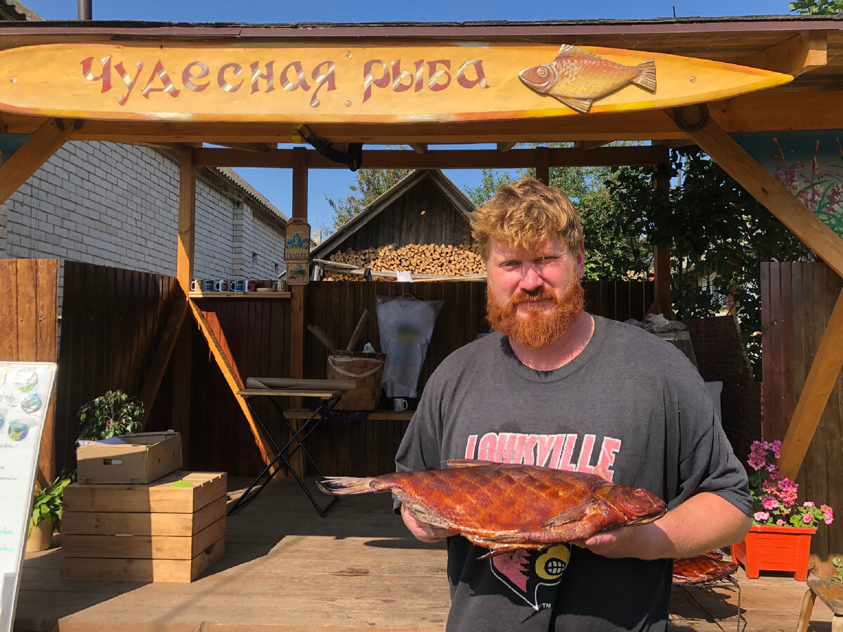 Алексей, местный рыбак и владелец лавки с самой вкусной рыбой на острове Талабске