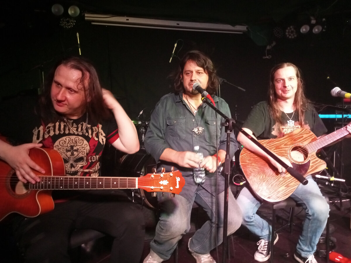 Именинник, Архонт и Металыч. Фото автора