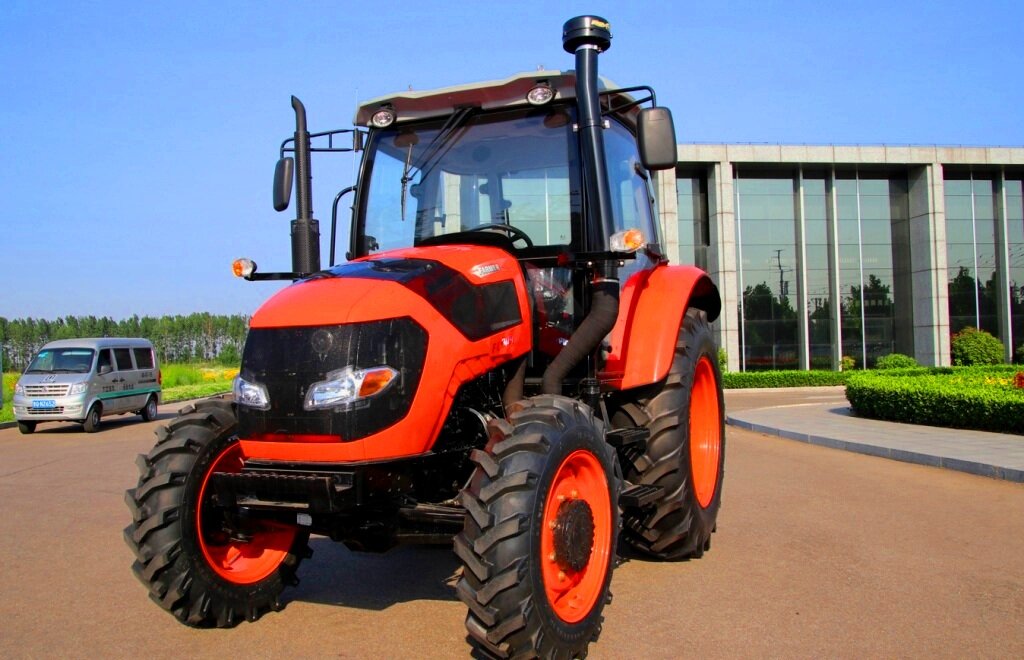 Трактор Farm Lead FL-904 производится в Китае известной немецкой компанией Deutz-Fahr