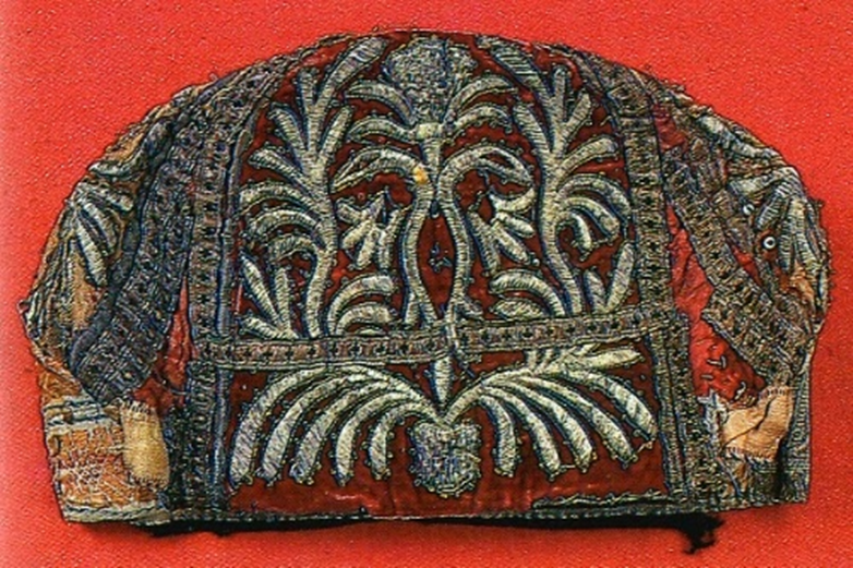 Головной убор "сорока". Перв. пол. 19в. Перемышльский уезд. Вид сзади /Кат. №1/
