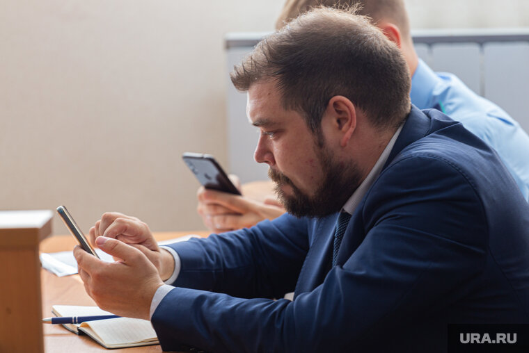    В мае Эдуарда Мансурова сняли с праймериз «Единой России» после того, как он отказался выходить из гонки добровольно