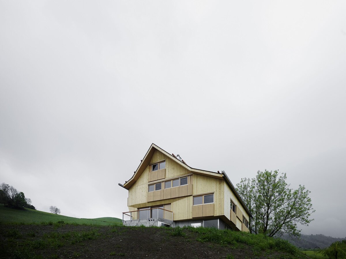 Источник изображения - https://archello.s3.eu-central-1.amazonaws.com/images/2019/07/30/house-ribetschi-48102125876-o.1564472603.8152.jpg