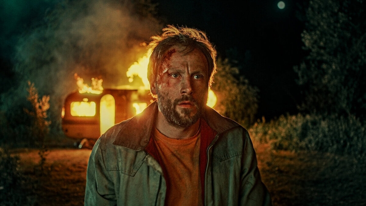 "Спящие собаки", кадр из сериала