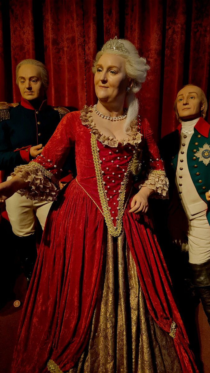 Екатерина, Суворов и Орлов.