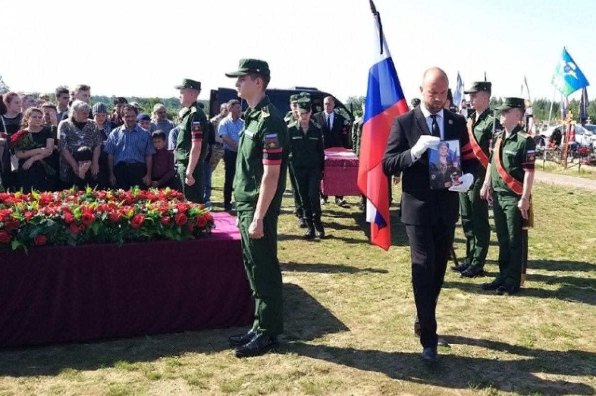    В Твери на Алее славы похоронили погибшего в зоне СВО Эльмара Исмаилова