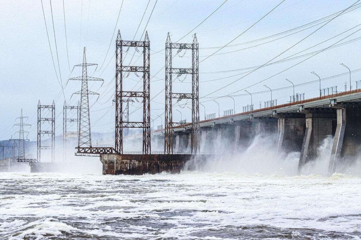 дамба волжской гэс. волжская гэс тольятти. куйбышевская гэс ссср. куйбышевская гэс 1959. куйбышевская гэс.