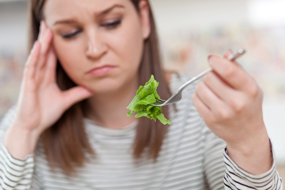 Не вкусно. Отвращение к еде. Невкусная еда. Ухудшение аппетита. Снижение аппетита.