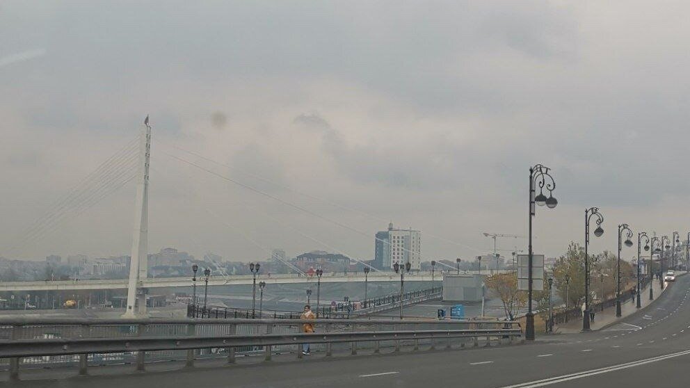     Горожане отмечают, что дым ощущается в заречной части города, центре, Червишевском и Московском трактах, в некоторых микрорайонах.