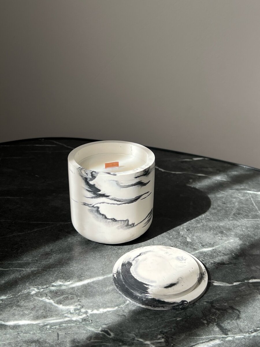 Свеча в кашпо JOY