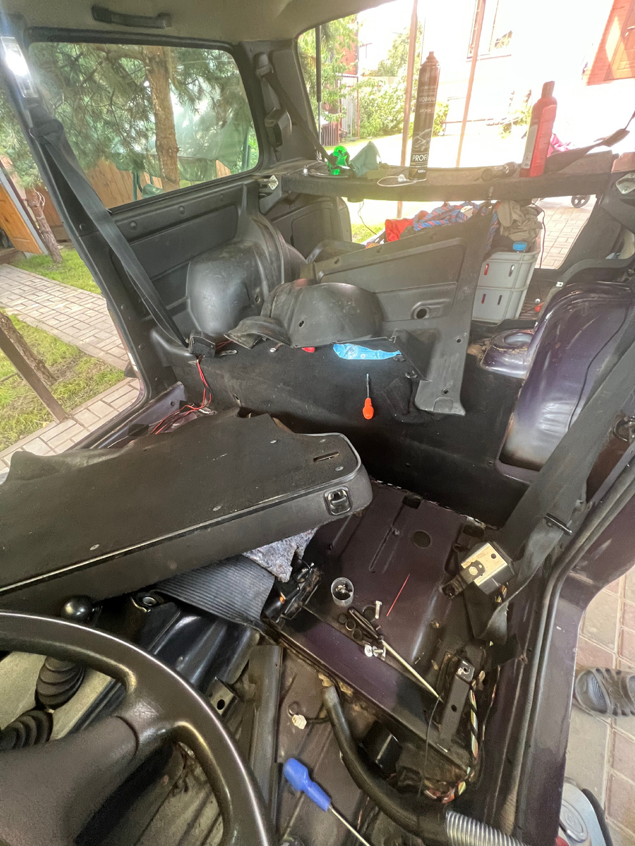 Мой первый опыт разбора салона Авто 