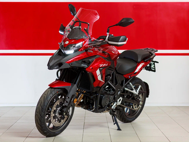 Benelli TRK 502. На выбор три цвета 
