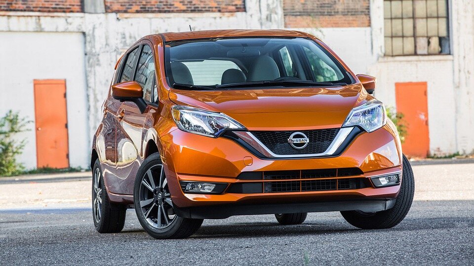 https://pixabay.com/photos/nissan-versa-note-2317539/