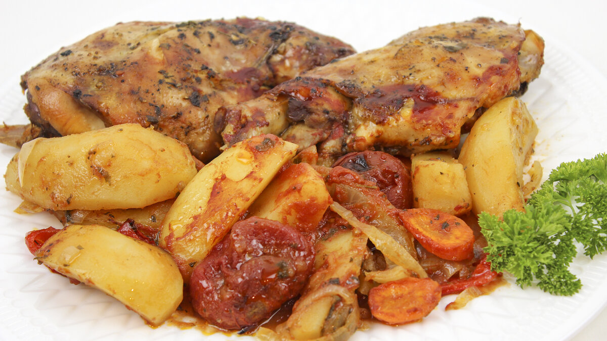 Кролик с картошкой в духовке — рецепт с фото | Рецепт | Еда, Идеи для блюд, Национальная еда
