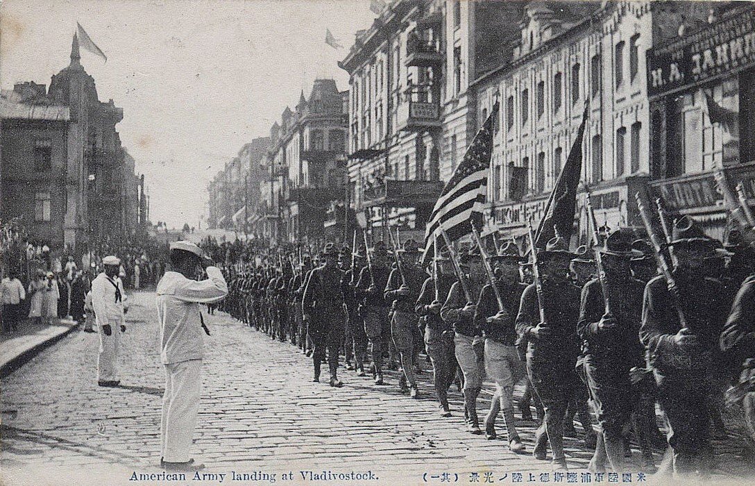 Парадный марш американских войск во Владивостоке, 1918 г.