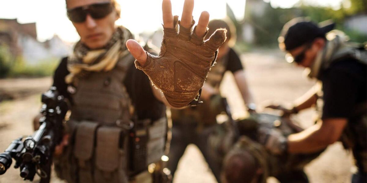 Они становятся пешками в игре Запада против России. Их подталкивают к совершению определенных действий. Это очень серьезно. И это нужно останавливать