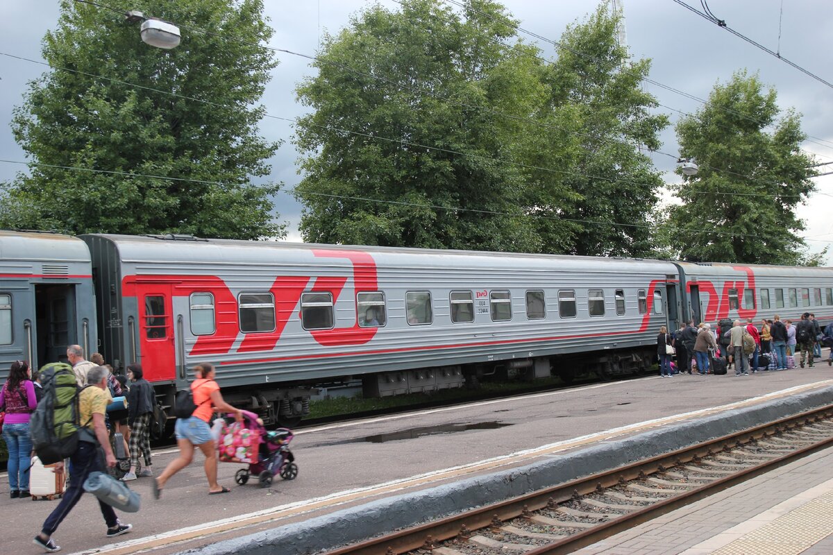 Новые правила проезда в поездах могут ударить по храпунах, кричащим детям и потным пассажирам