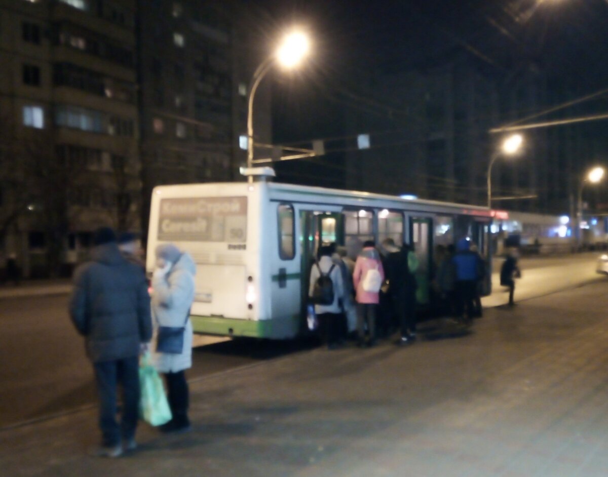  Стандартная автобусная остановка. 