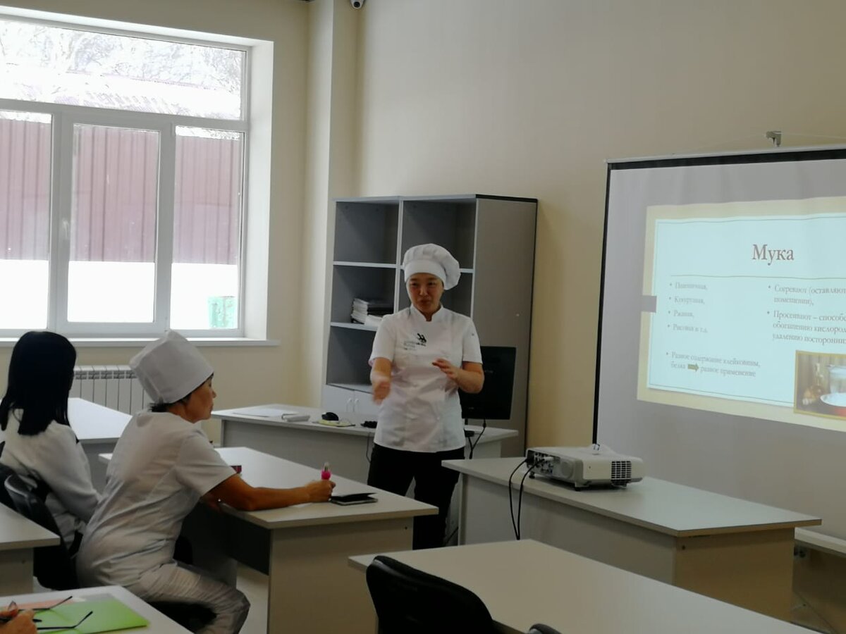 Образование для пожилых. Профессии современного производства в россии. Получить профессию в 50 лет. Работники старших возрастов. Пенсионеры учатся.