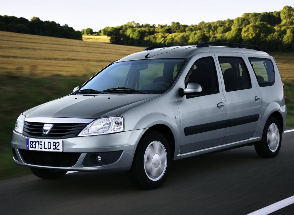 Dacia Logan MCV образца 2006 года, фото найдено в Яндекс.Картинках