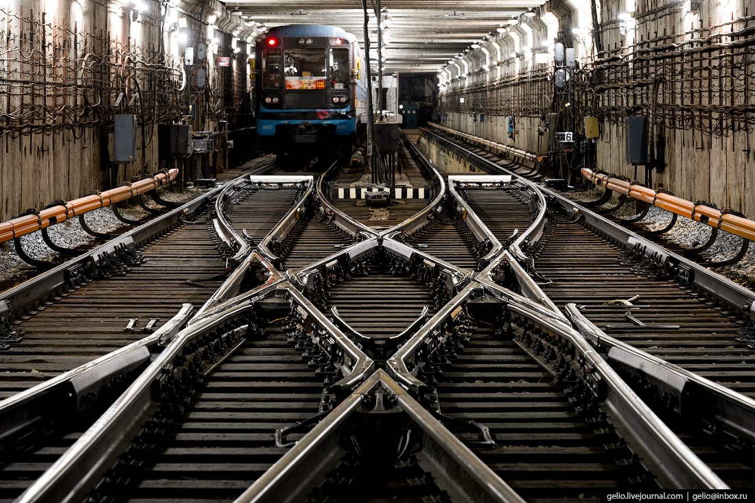 Жд пути метро. Московский метрополитен - оборотный тупик. Оборотный тупик метро Новосибирск. Оборотный тупик метро СПБ. Шестистрелочный оборотный тупик.